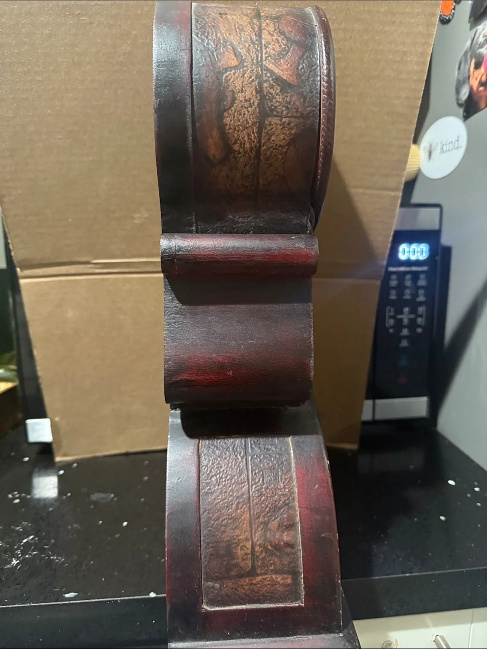 Antique-Style Red Wooden Mantel Clock - Decorative Home Wall Decor